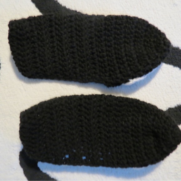 Knit Skull Booties - Picture 3 of 3